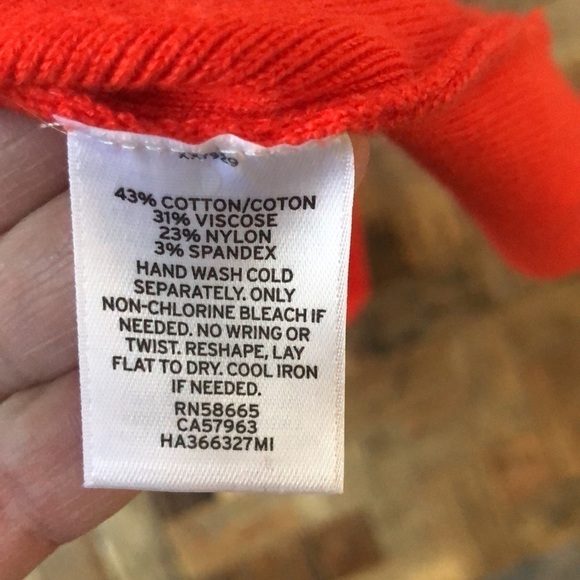 Halogen Nordstrom Bright Fiery Red Scalloped Sweater Size Small - Picture 5 of 5